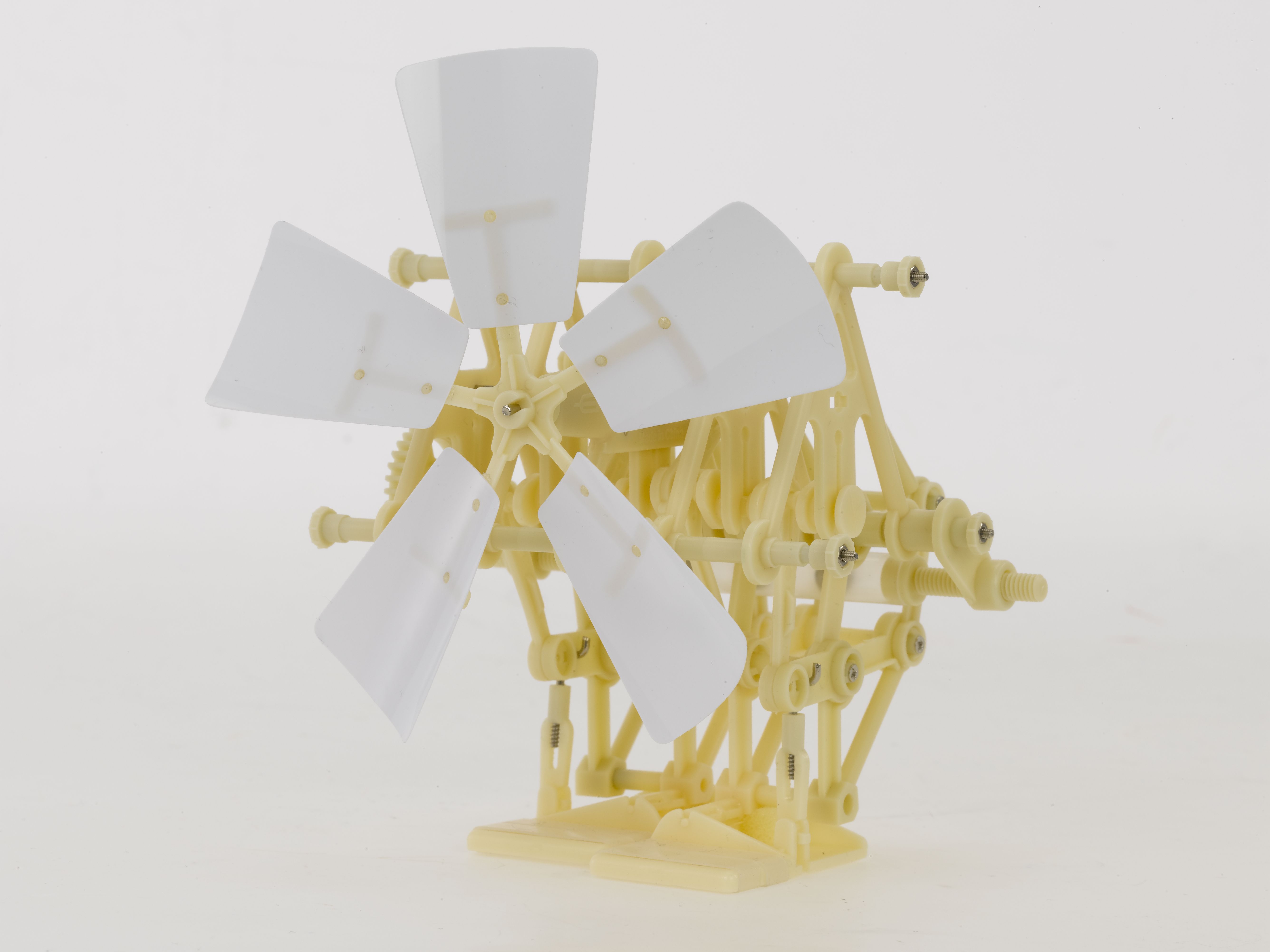 「テオ・ヤンセン式　二足歩行ロボット」画像