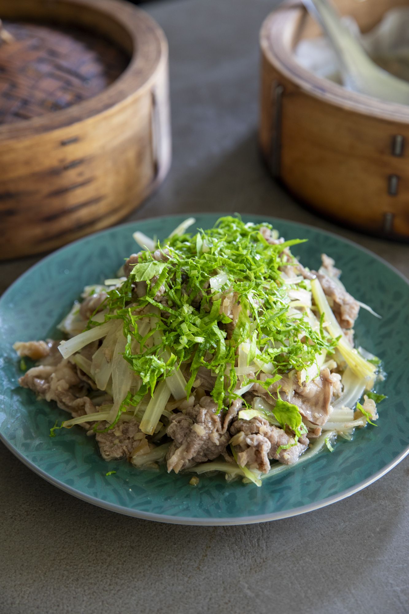 「牛肉とセロリのザーサイ蒸し」画像